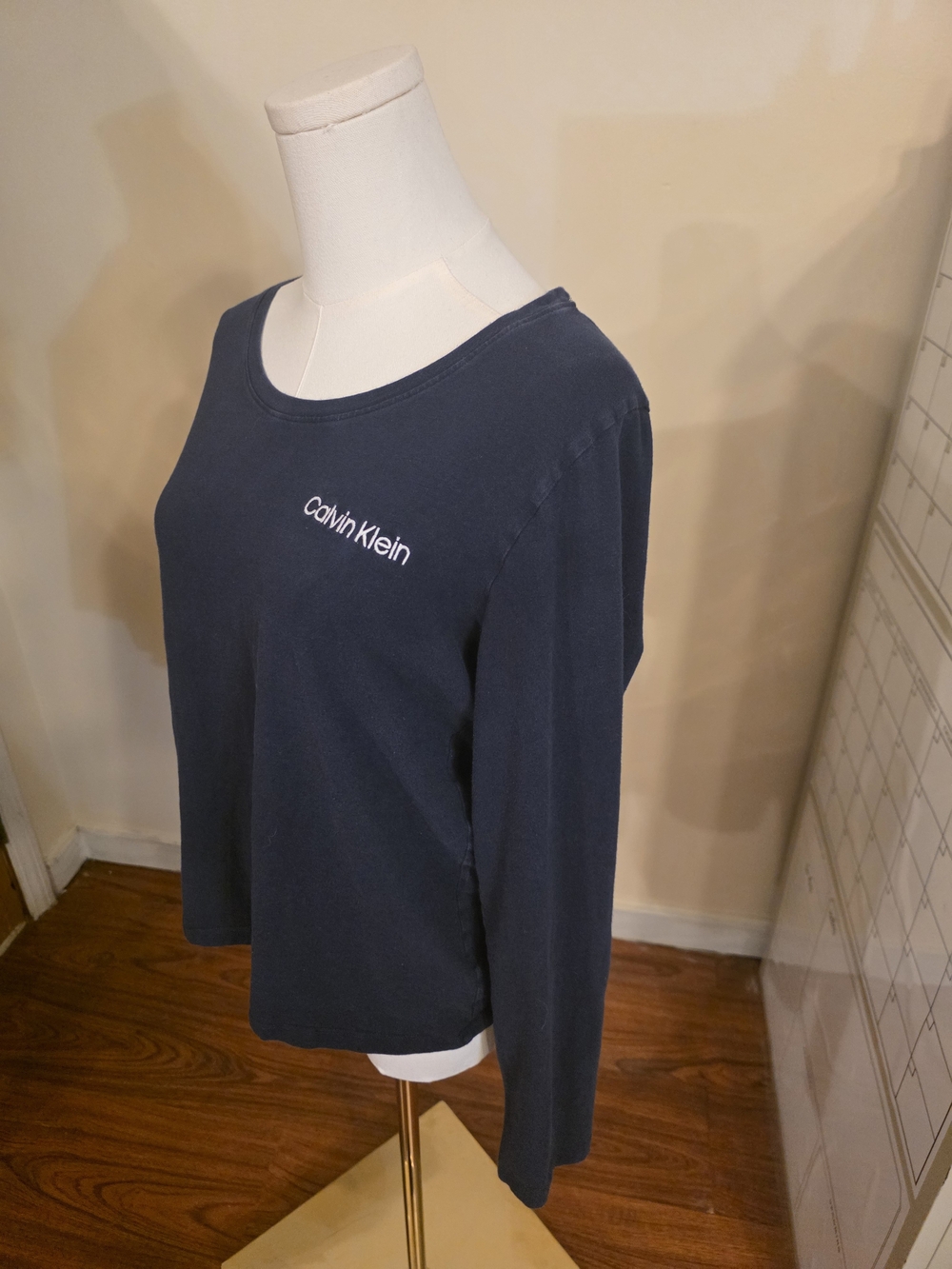 Calvin Klein Women's Dark Navy Long-Sleeve Logo Tee - Picture 2 of 4